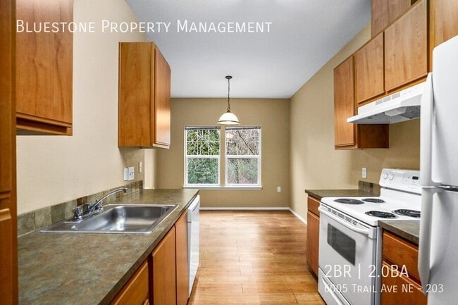 Foto del edificio - 6005 Trail Ave NE