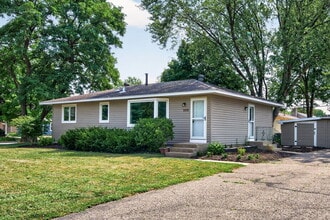 Building Photo - 2036 Coral Ln