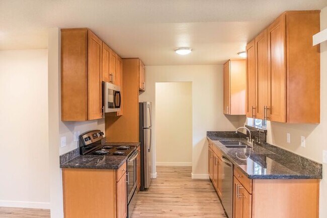 Foto del edificio - 5713 64th St W