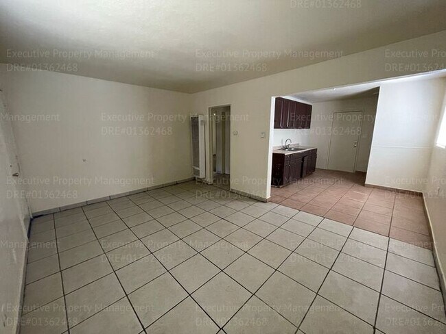 Foto del edificio - 2 bedroom 1 bathroom house.