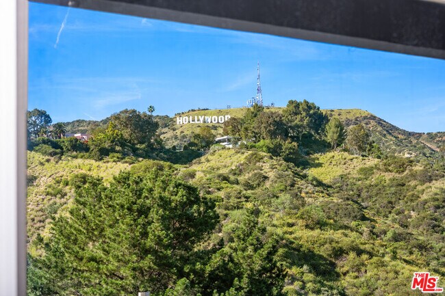 Foto del edificio - 2843 Lambert Dr