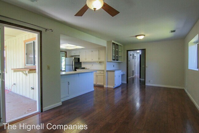 Foto del edificio - 3 br, 2.5 bath House - 1147 Pineland Dr.