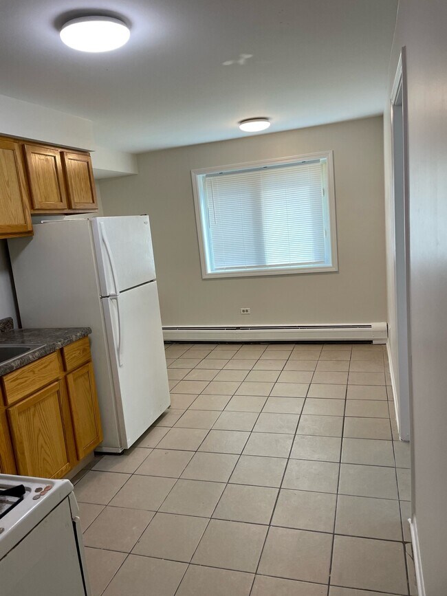 10362 Michael Todd Terrace, Glenview, IL 60025 Apartments in Glenview