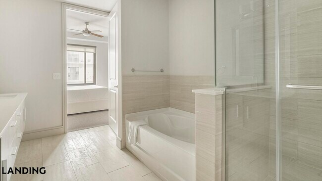 Foto del edificio - 1414 Wood Hollow Dr