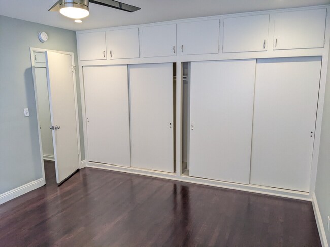 Foto del edificio - 1028 E 3rd St
