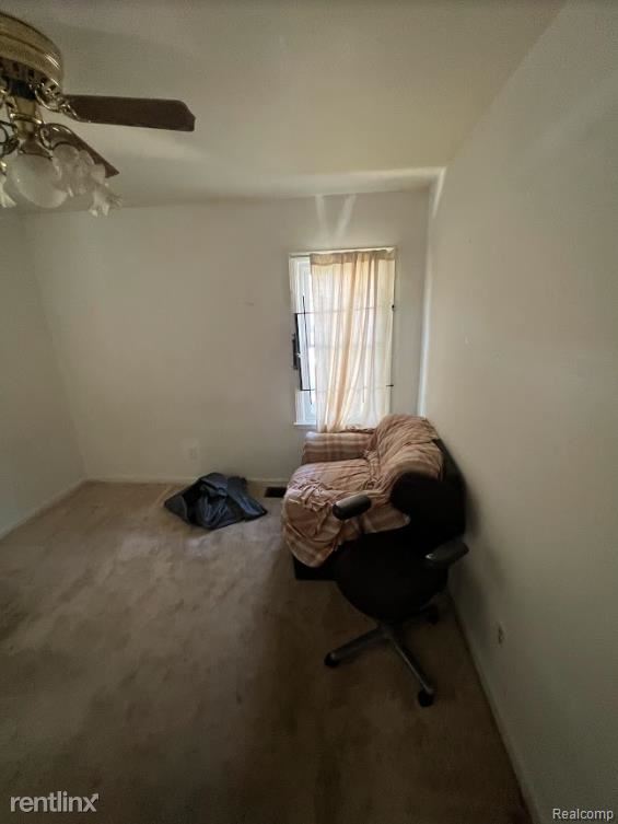 Foto del edificio - 3 br, 1 bath House - 18863 Dean Avenue