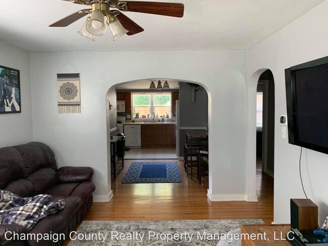 Building Photo - 2 br, 1 bath House - 309 N. 3rd St.