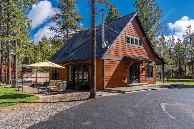 Building Photo - Modern Barn Style 2 BR - 2 BA on 1 acre in...