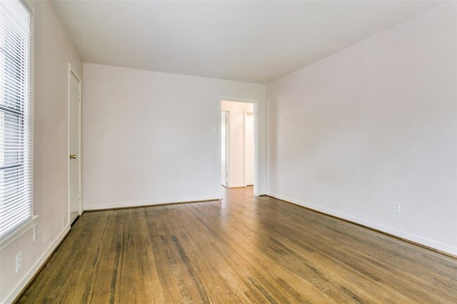 Foto del edificio - 10305 Shiloh Rd