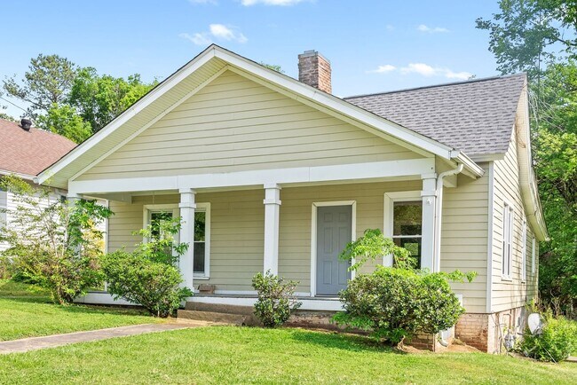 Foto del edificio - Home For Rent Near Historic Downtown Clark...