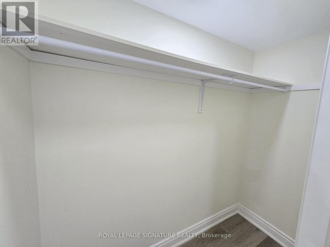 Building Photo - 68 Mullis Crescent