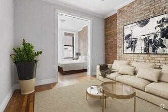 Building Photo - 246 Mott St