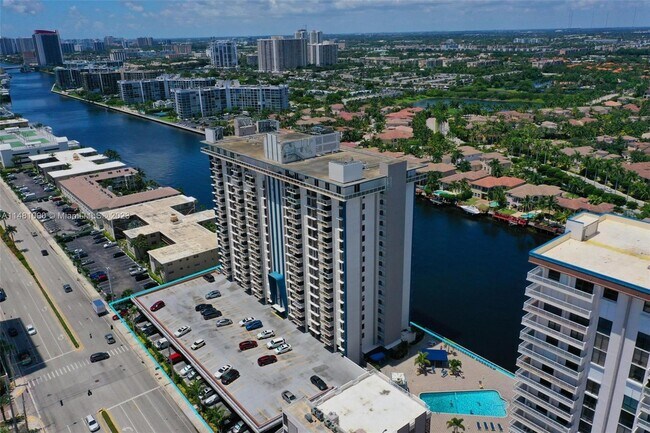 Foto del edificio - 1600 S Ocean Dr