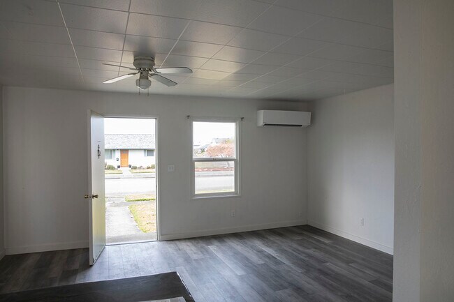 Foto del edificio - 321 N Jones St