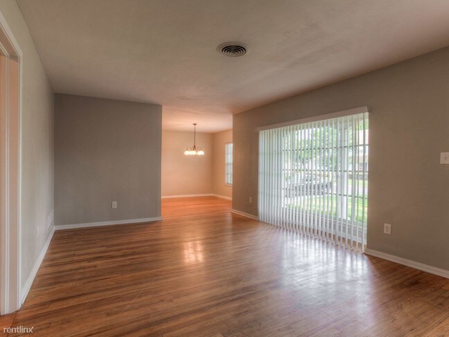 Building Photo - 618 Chester Dr