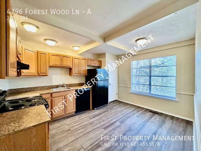 Foto del edificio - 4796 Forest Wood Ln