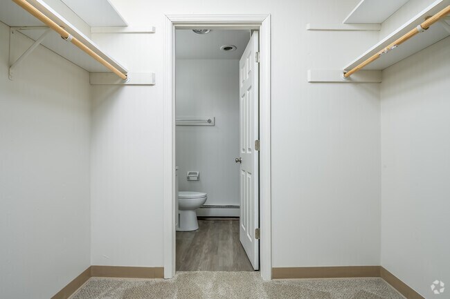 2 habitaciones, 2 baños, 936 pies cuadrados, armario - Springdale Apts