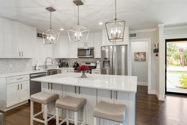 Foto del edificio - 6116 St Moritz Ave