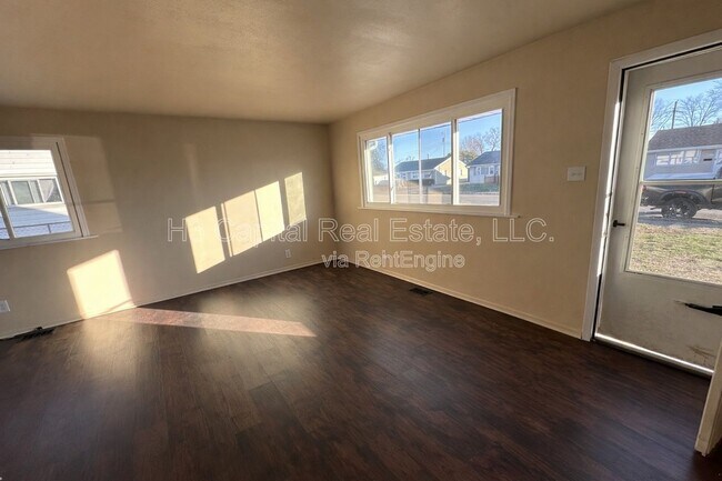 Foto del edificio - 133 Charlene St