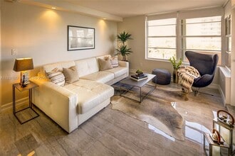 Building Photo - 2899 Collins Ave