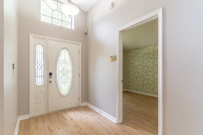 Building Photo - 102 Ivy Brook Ct