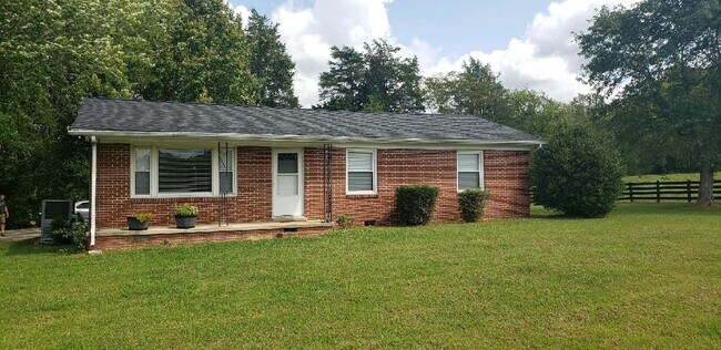 Foto del edificio - 2547 Pulaski Hwy