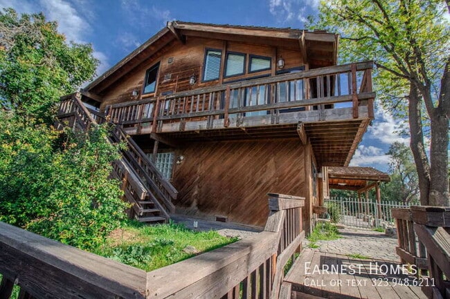 Building Photo - 11619 Lerdo Ave