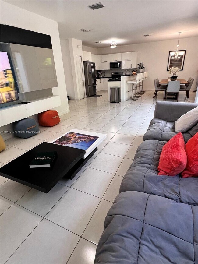 Foto del edificio - 9866 NW 10th St