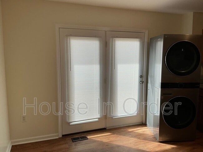 Building Photo - 5 Rathfarnham Rd