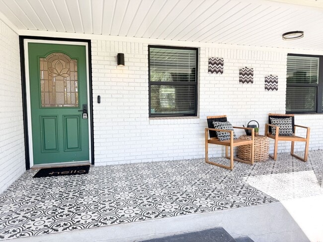 Building Photo - 2302 Brooklawn Dr