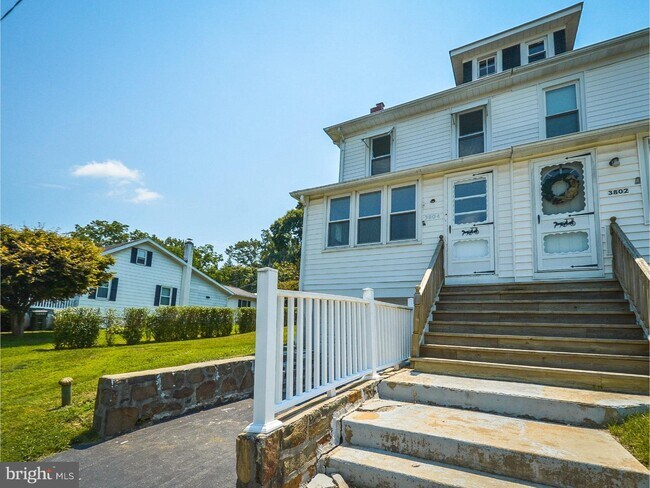 Foto del edificio - 3804 Louanna Ave