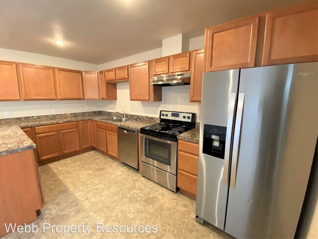 Building Photo - 3 br, 2 bath House - 227 W. Main Street