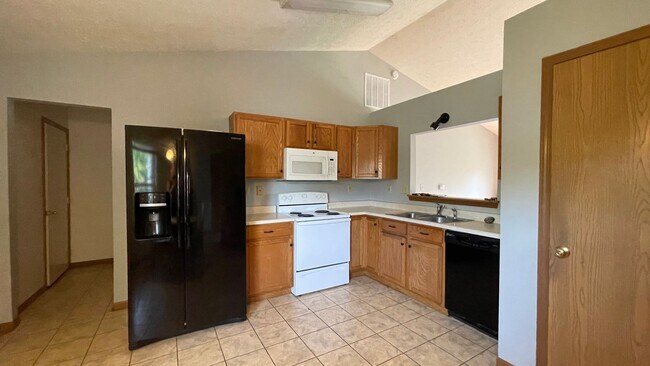 Building Photo - 2417 Depauw Dr