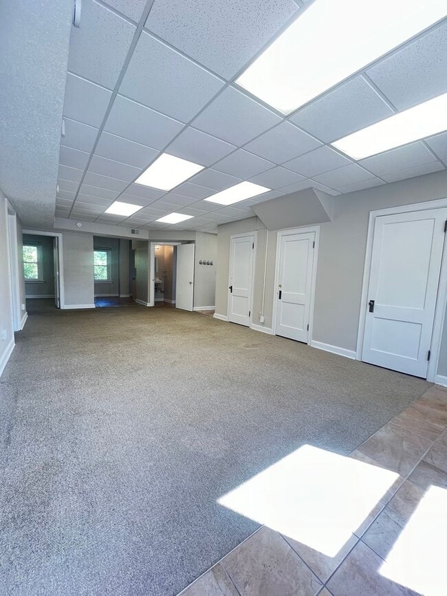 Building Photo - 602 3rd Ave N