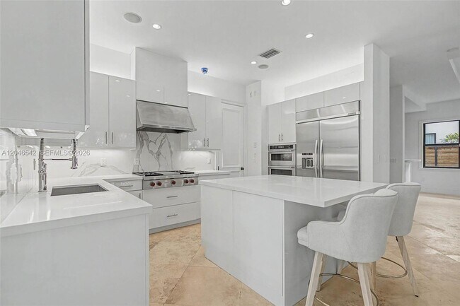 Foto del edificio - 2561 Trapp Ave