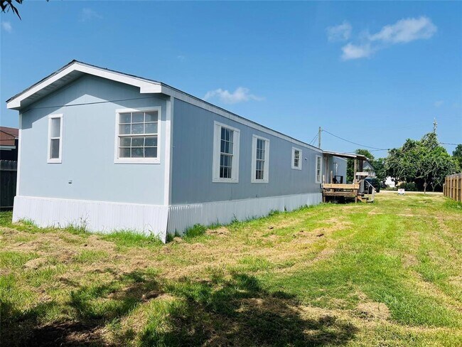 Foto del edificio - 2525 Oyster Creek Bend