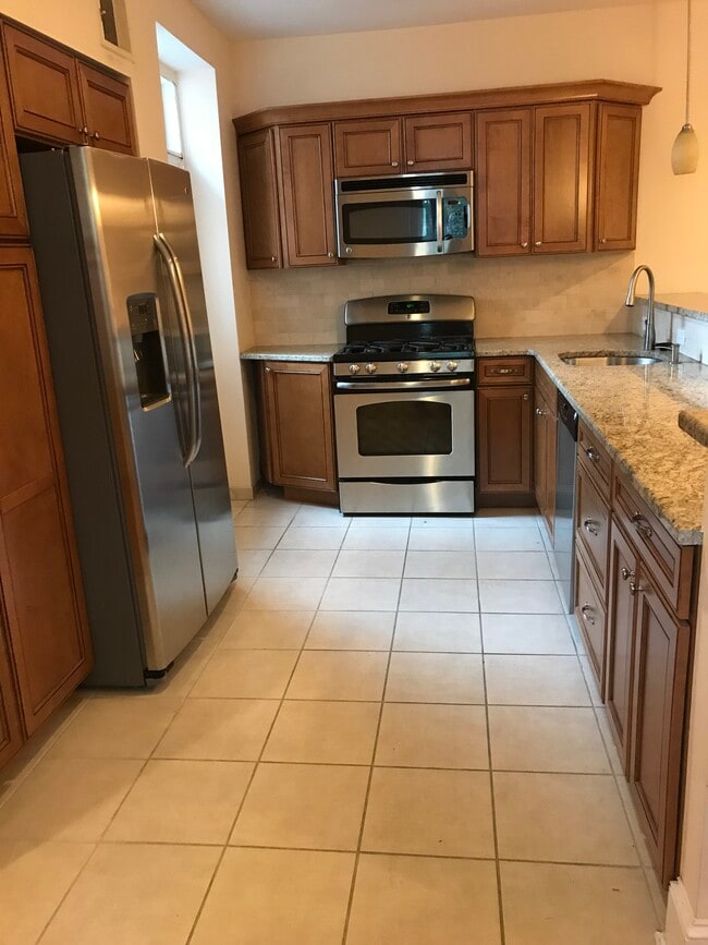kitchen - 313 S 17th St