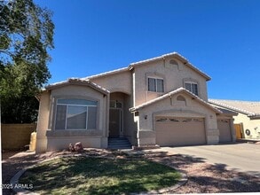 Building Photo - 242 S Sycamore Pl