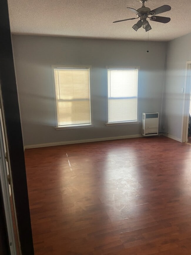 Building Photo - 117 S Isabel St