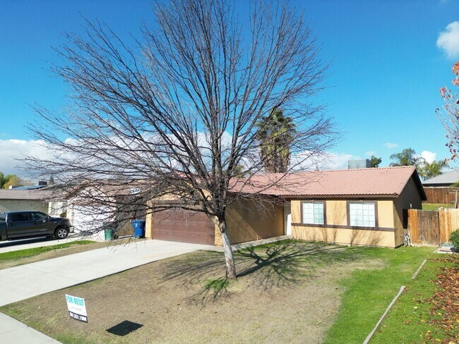 Foto del edificio - Cozy 3-Bedroom, 2-Bathroom Home in North Bakersfield