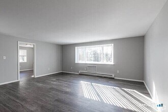 Building Photo - 923 W Main St