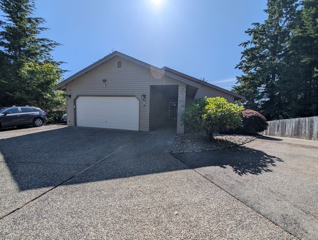 Beautiful East Bremerton Home with a View - Beautiful East Bremerton Home with a View