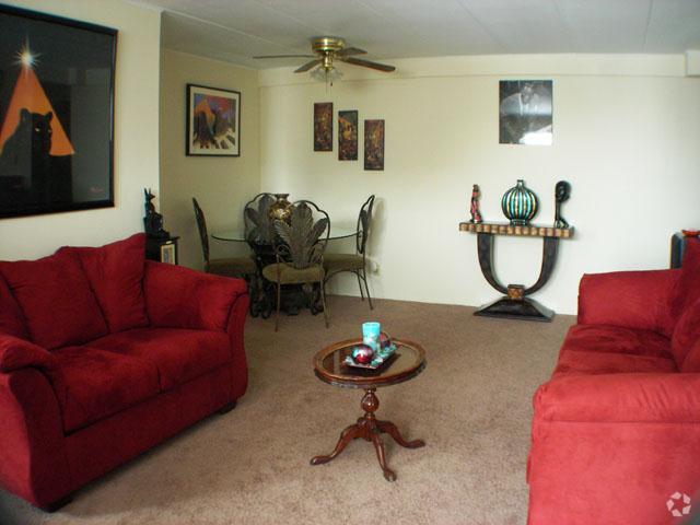 Living Room - Beacon Hill Apartments