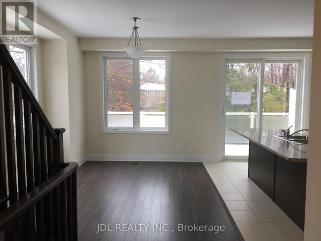 Building Photo - 62 Heron Park Pl