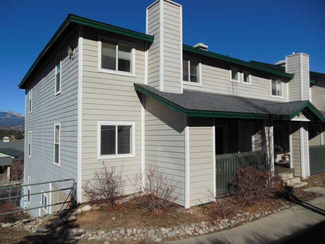 Building Photo - 1100 Goeglein Gulch #149