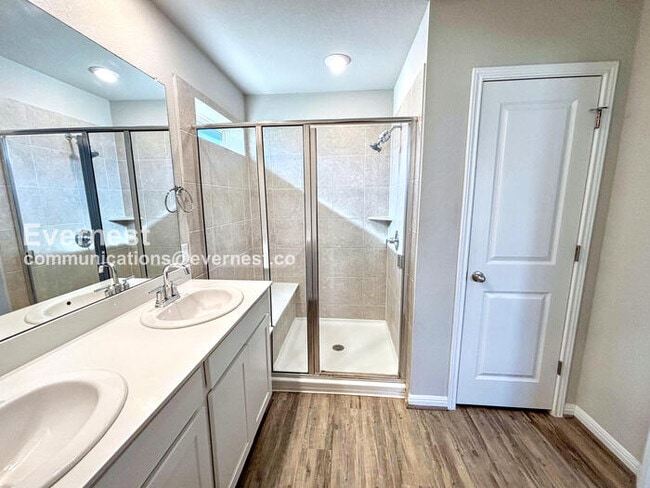 Foto del edificio - 5524 Bellissima Way