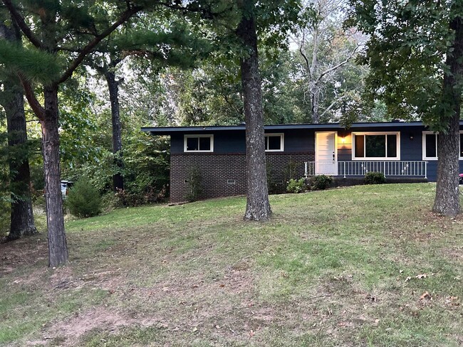 Building Photo - unique home with beautiful scenery