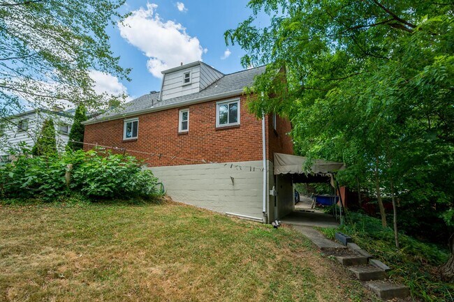 Foto del edificio - AVAILABLE AUGUST 1ST! STUNNING 3 BEDROOM IN BEECHVIEW!