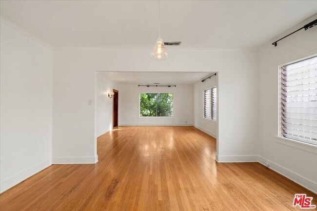 Foto del edificio - 715 N Harper Ave