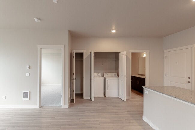 Building Photo - Lakemont Ridge